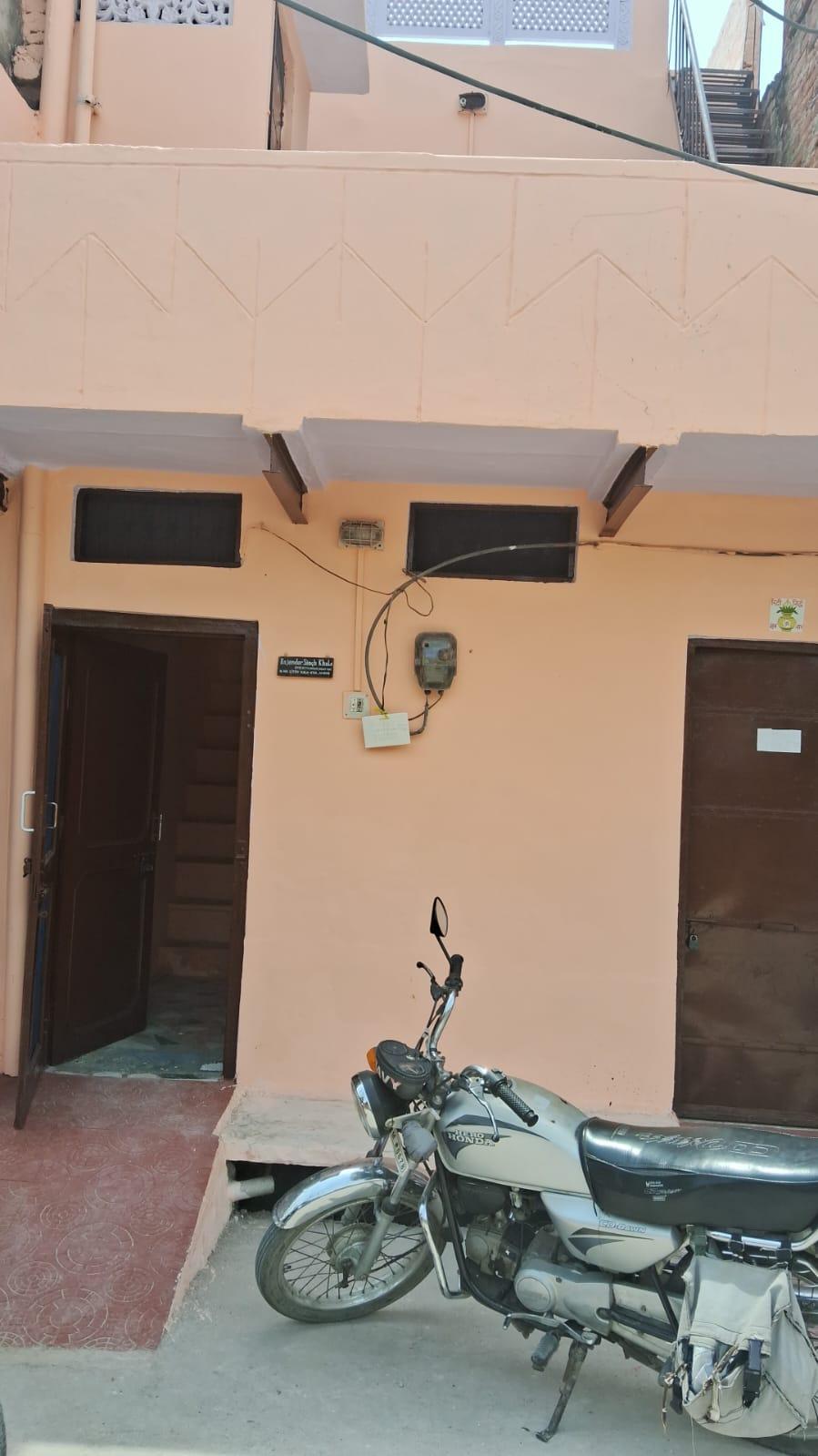 House for Rent in Kala Kua Housing Board Alwar | Park Face | 2.5 Room | 1st Floor | 1 Letbath | Govt Worker/Family Only | KeyMyHome