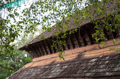 Kerala Nalukettu House Design with Image Gallery
