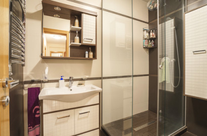 15 Easy to Install Bathroom Glass Partition - Bathroom Designs 2023
